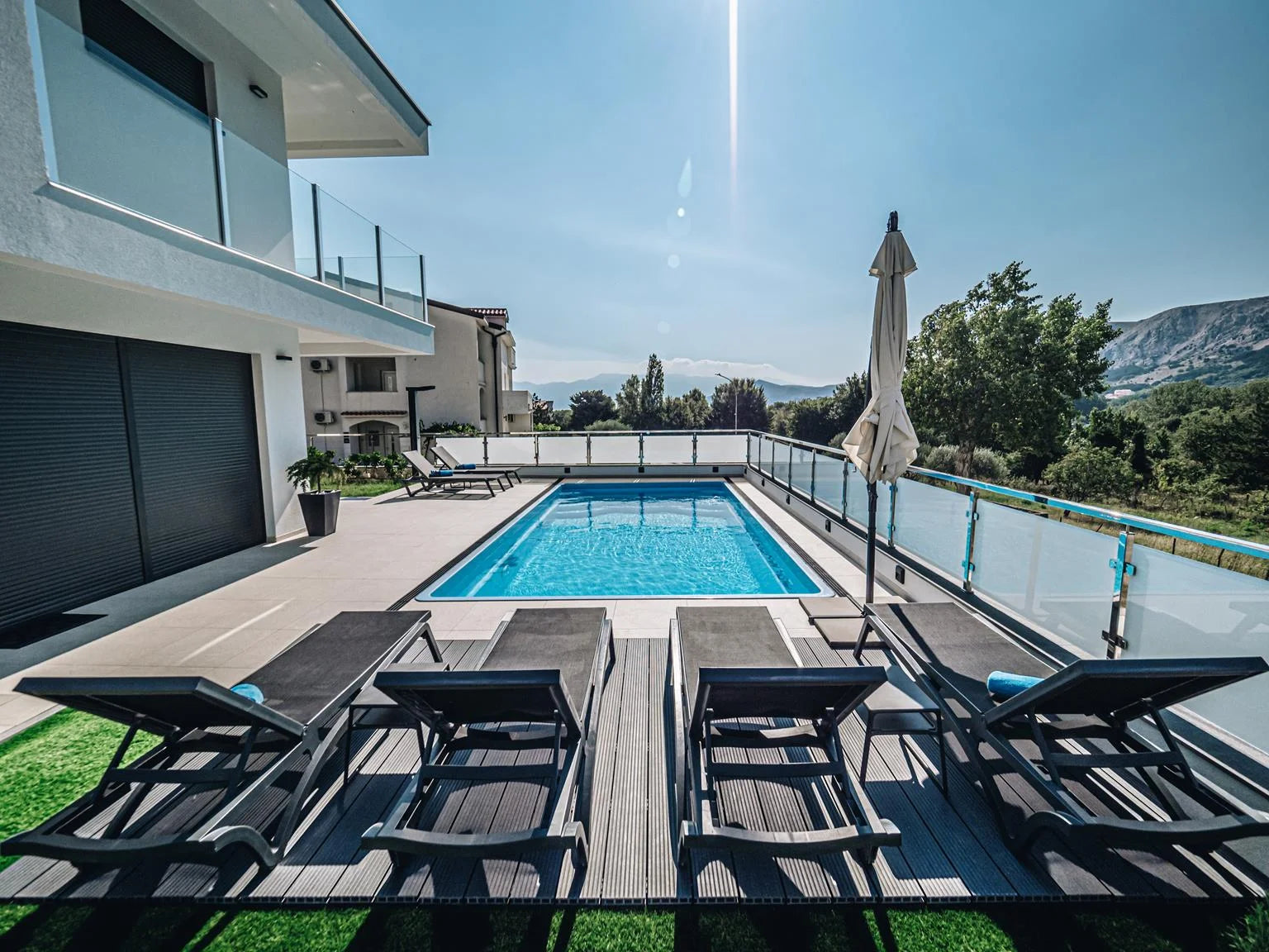 Glasfiberpool Aruba 800 8,20m x 3,70m x 1,50m